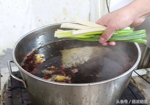 正宗久久鸭技术哪里学,久久鸭是进货还是自己做