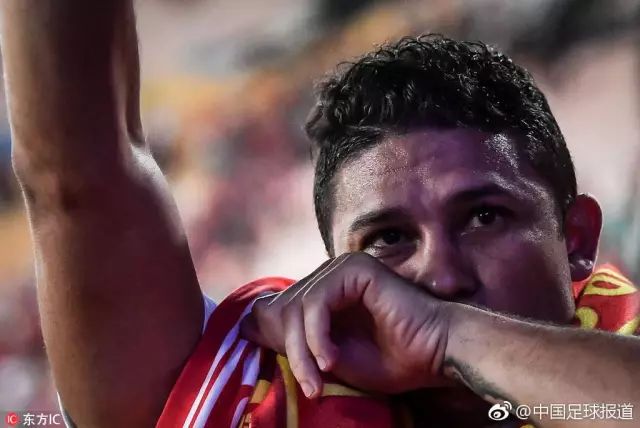 恒大足球亚冠新闻,这该死的足球原版视频