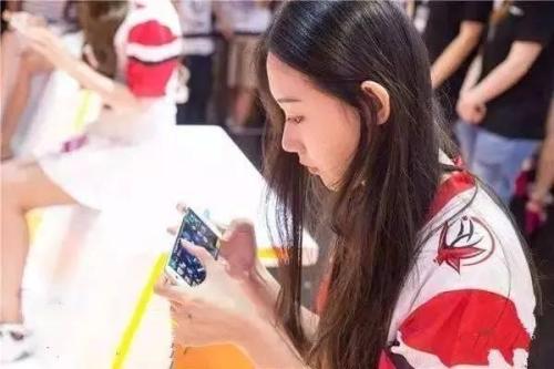 王者荣耀体验服实在卡顿怎样解决,王者荣耀集体卡顿掉线