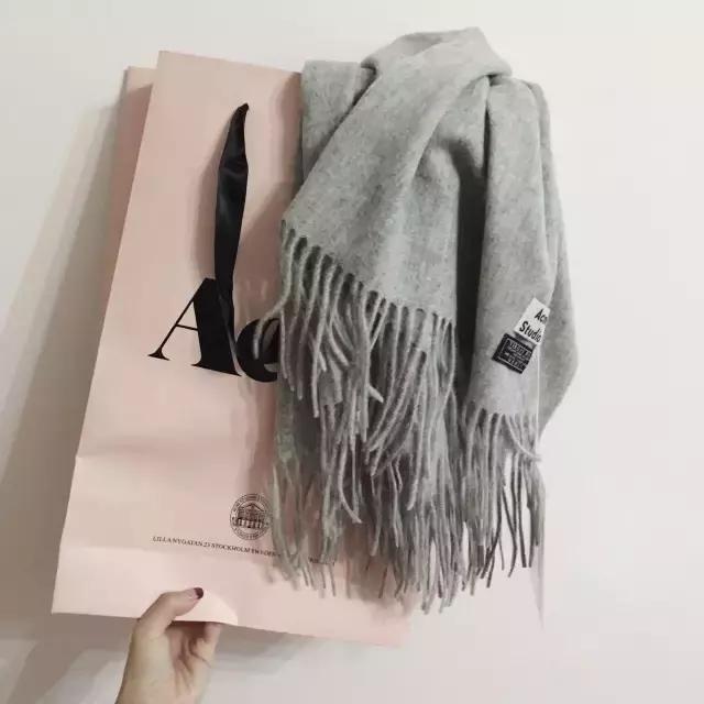 关晓彤有没有买到假的奢侈品,关晓彤卖鞋