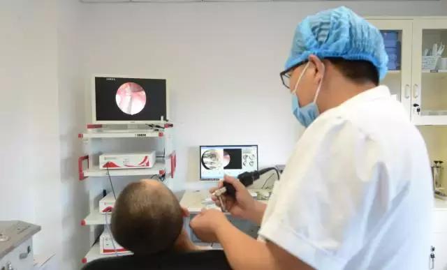 不是奇谈|小伙儿耳内取出蚕豆大小胆脂瘤,自称耳痛10年未曾就医