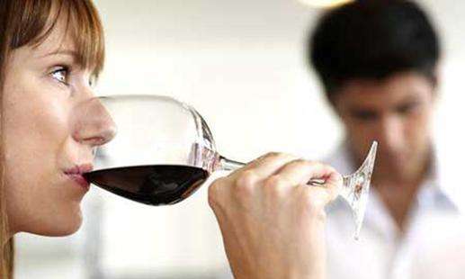 红酒怎么喝正确方法,5个步骤教你正确品尝一款红酒