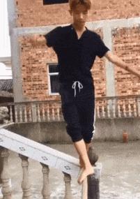 节操碎了：给我一个食堂的馒头，我能撬起整个地球