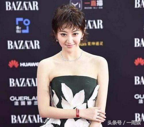 许晴景甜对比图,景甜剪掉20年长发