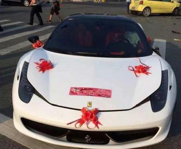 7000一天租的法拉利,车主一脚就将其送回了意大利老家!