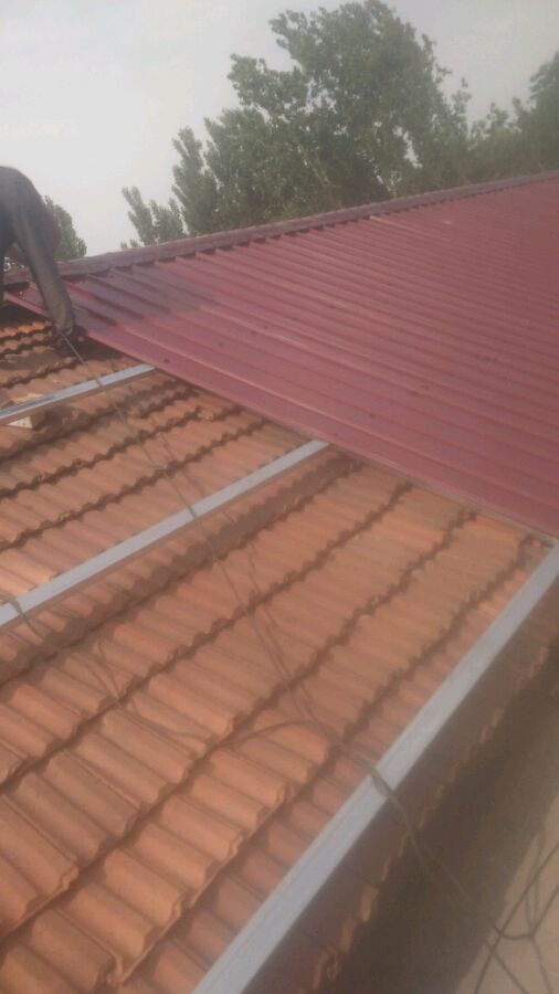 客厅屋顶漏水如何找漏水处,屋顶瓦漏水和檐沟漏水怎么处理