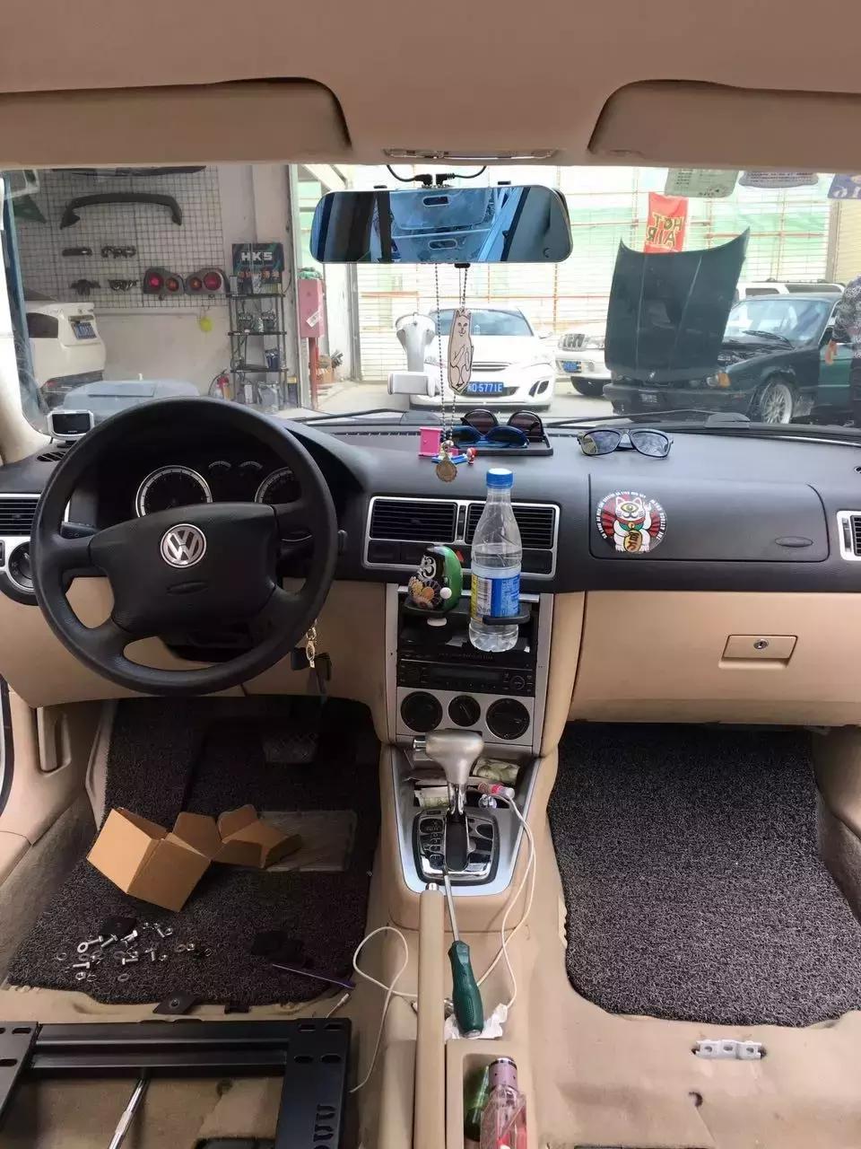 一个喜欢玩车的女司机,喜欢玩飞车的女生是什么性格