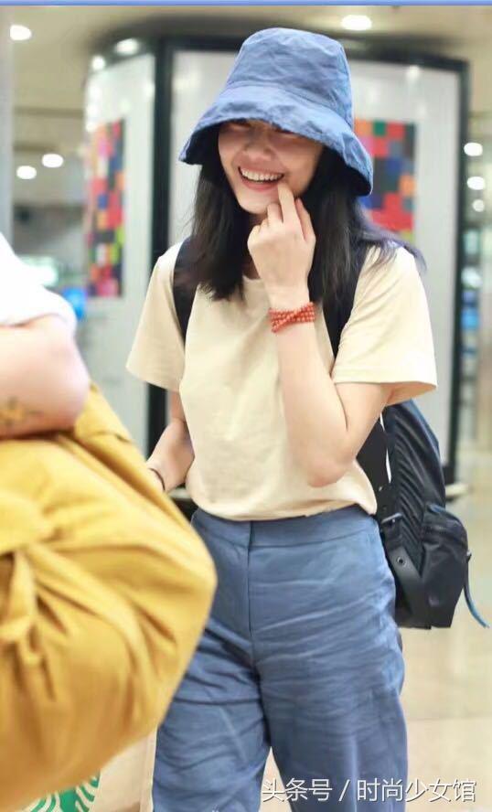 高圆圆出街照片曝光,高圆圆低调亮相机场