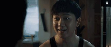 潘粤明眼神再无少年气全是沧桑,潘粤明如何一人分饰两角