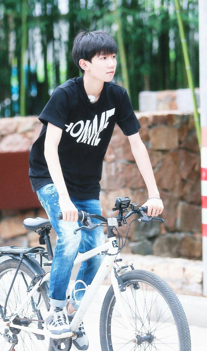 王源经历的成长苦难,王源心酸成长经历