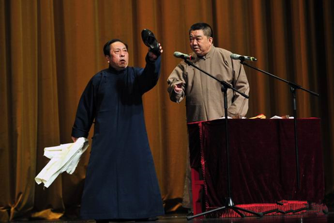 相声演员李大白话,相声演员调侃国足