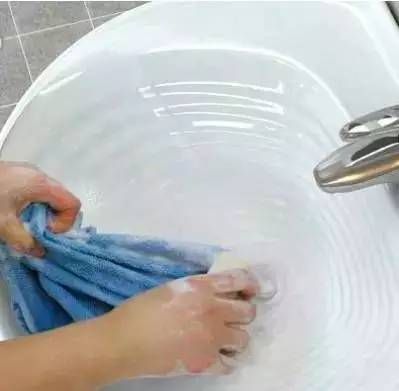 毛巾滑腻了怎么洗最干净,毛巾粘腻怎么洗
