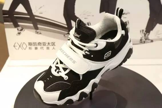 杨幂同款斯凯奇熊猫鞋,斯凯奇明星同款鞋杨幂