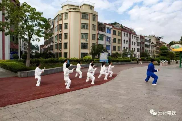 创文进行时视频,创文进行时的西平街头