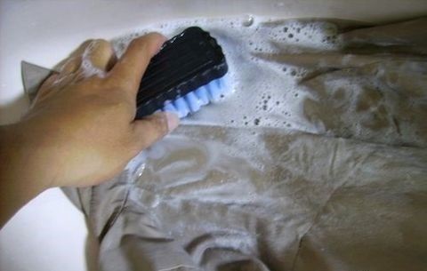 西瓜汁弄在衣服怎么办,西瓜汁弄到衣服上洗不干净怎么办