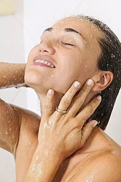 剖腹产后妊娠纹痒痒怎么缓解,剖腹产后妊娠纹痒怎么回事