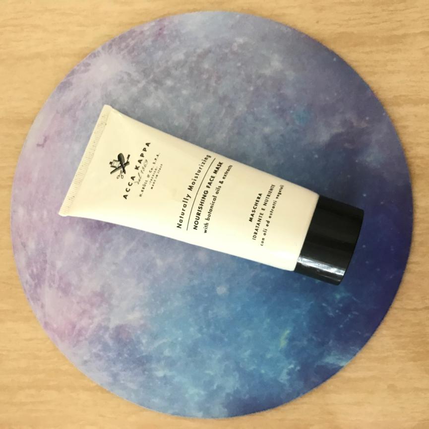 油性痘痘肌能用面霜吗,油性皮肤痘痘肌可以用的护肤品