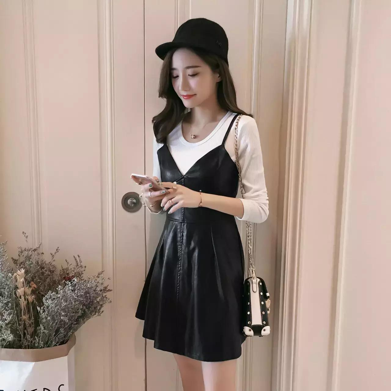 灰色吊带连衣裙怎么叠穿,吊带连衣裙穿搭技巧