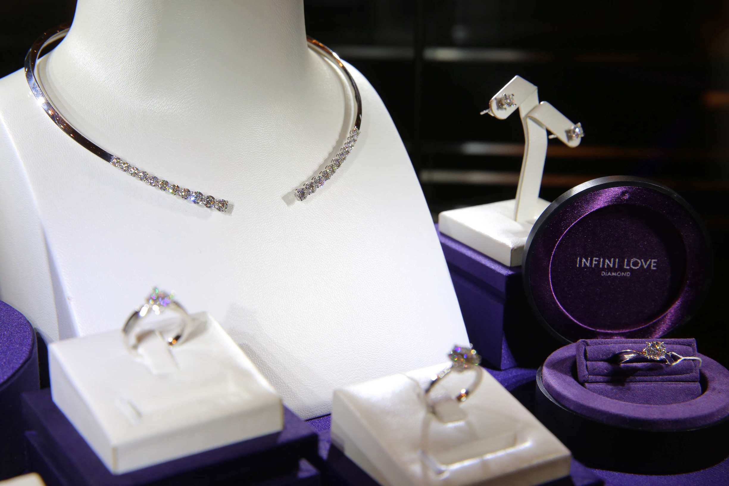 周生生全爱钻折扣 (周生生海报款全爱钻)