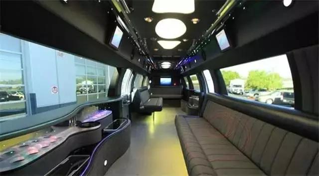 福特这车值吗,福特头等舱商务车