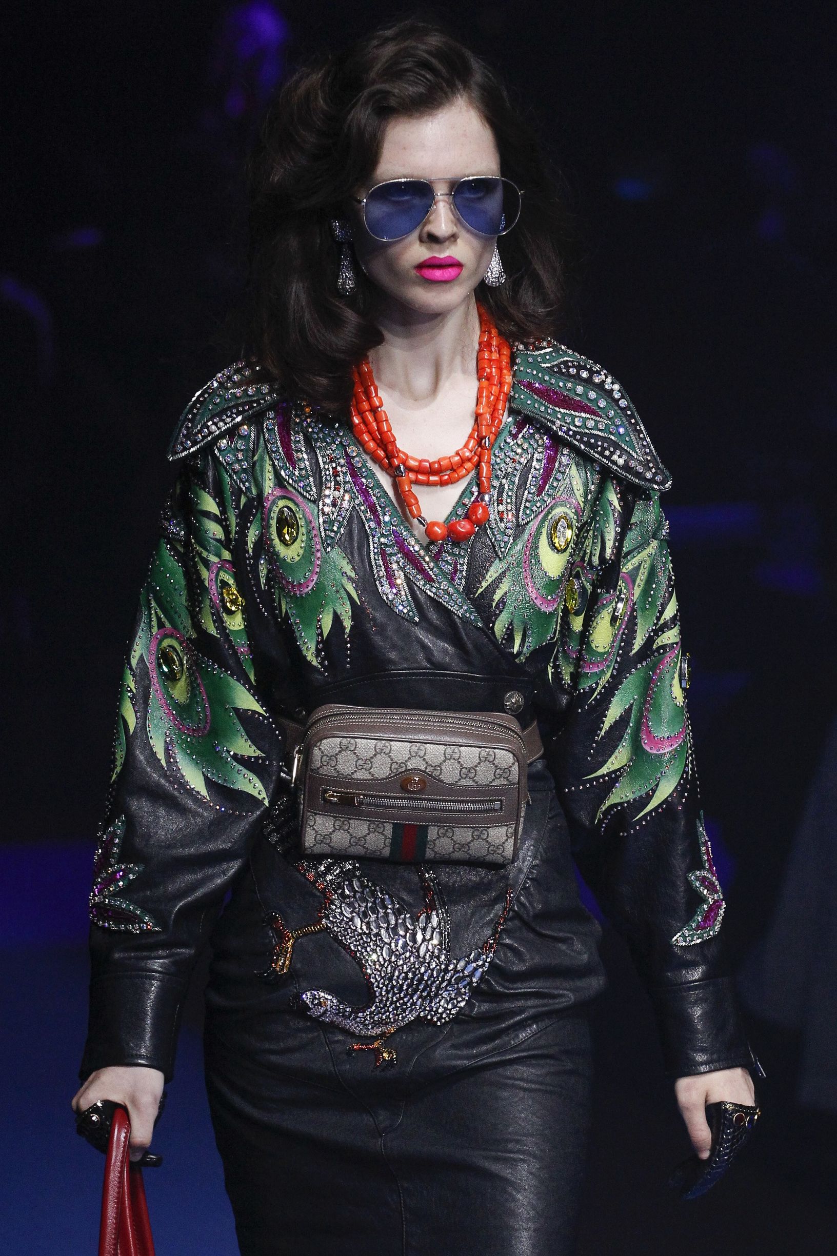 米兰时装周gucci直播外场,米兰时装周gucci三叶草