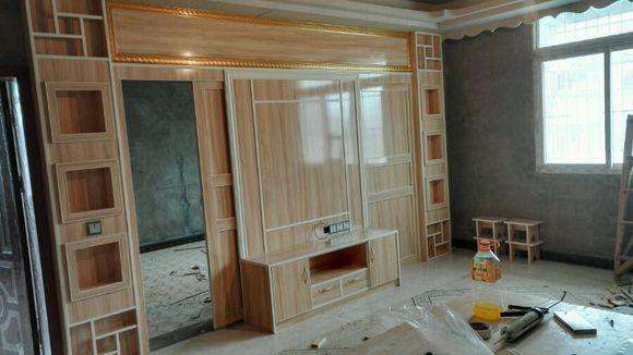 最简易隐形门电视背景墙,隐形门背景墙客厅一体木工能做吗