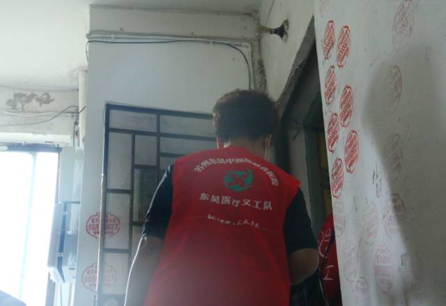 爱心行动关爱孤寡老人,孝行天下关爱空巢老人送医上门