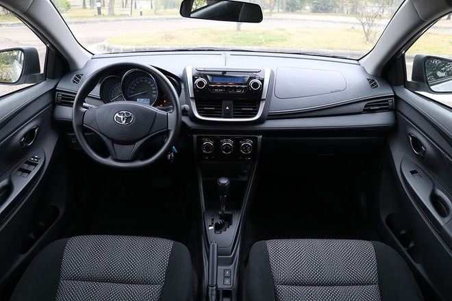 奥迪a3和奔驰a200两厢哪个值得买,奥迪a3两厢车1.4t进口2013年图片