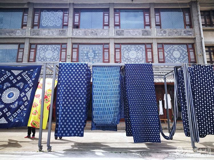 有一种蓝叫青花蓝,有一种颜色叫中国红