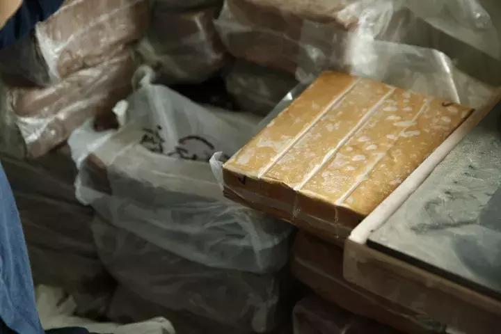 手工陶器店,看了一辈子的店