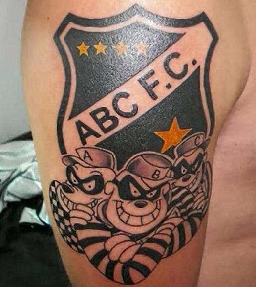 纹身的故事全集,足球纹身全过程