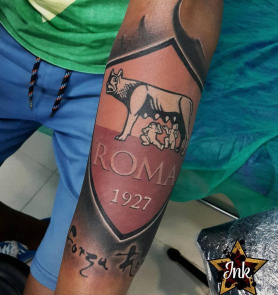 纹身的故事全集,足球纹身全过程