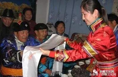 献哈达是蒙古族最高的礼仪吗,蒙古族献哈达的正确姿势
