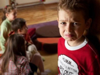 被幼儿园小朋友抓伤了该如何解决,小朋友被动物咬伤抓伤应如何处理