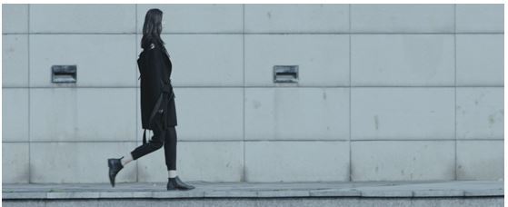 不盲从不随波逐流,不随波逐流墨守成规