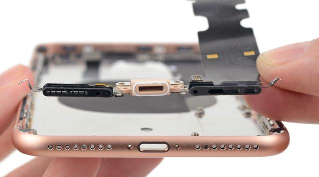 iphone8p后盖玻璃裂一点点,苹果iphone8plus维修