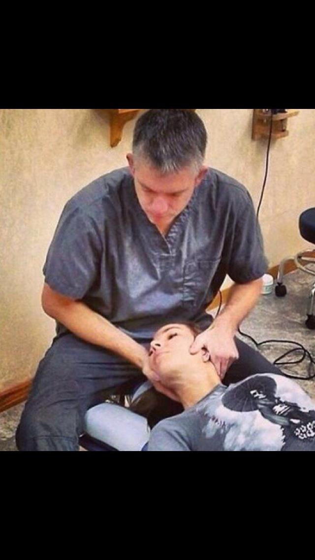 重庆治疗颈椎病最好的医院,治疗颈椎病的锻炼方法视频