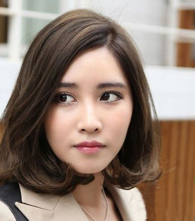 圆脸适合的发型不长不短减龄发型,圆脸适合什么发型好看又好打理