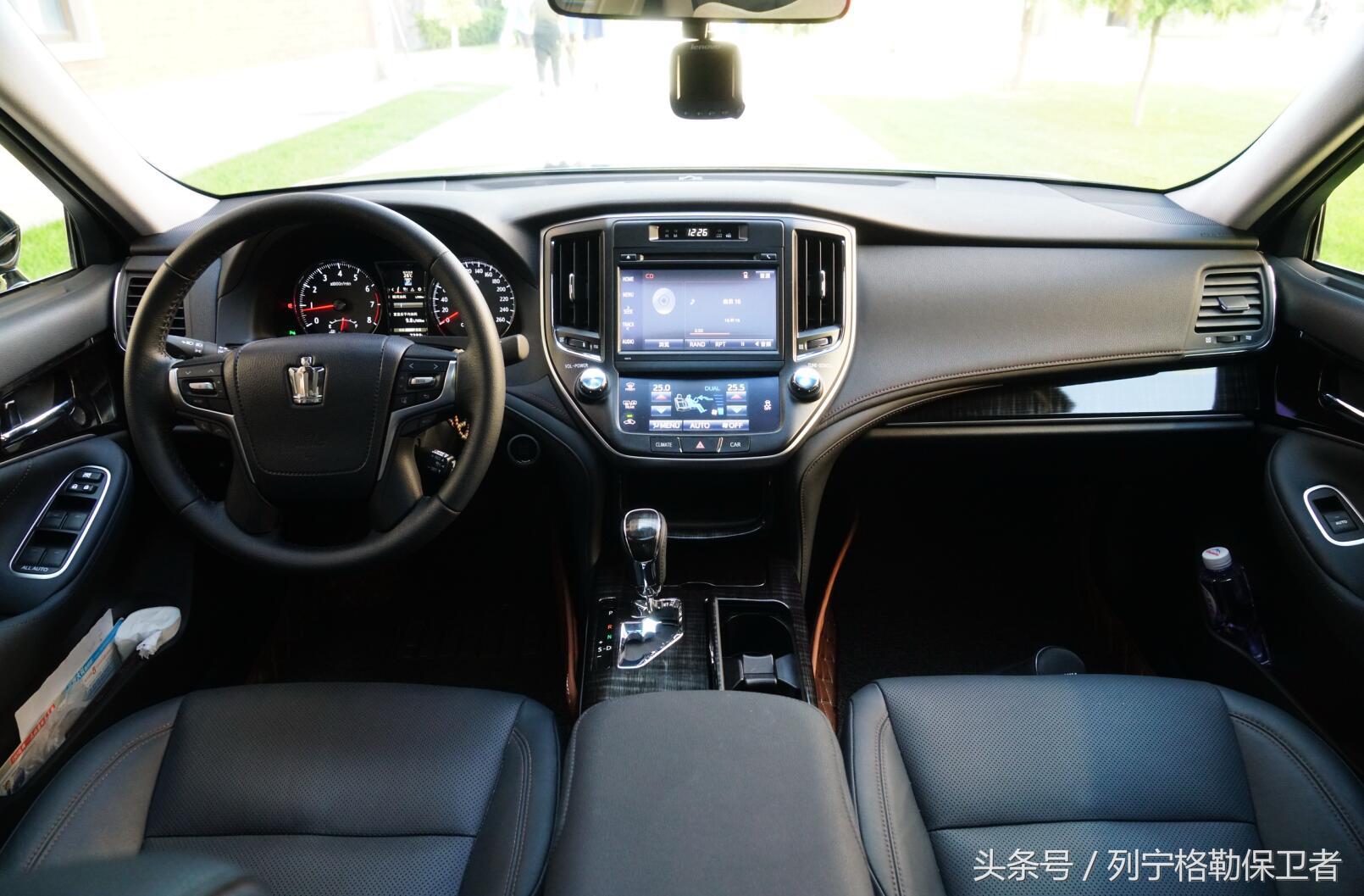 皇冠14代精英版试驾视频测评,14代皇冠车主用车评论