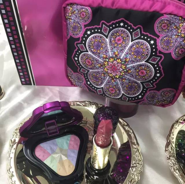 哪个牌子的圣诞限量款好,各个品牌的圣诞限定翻车