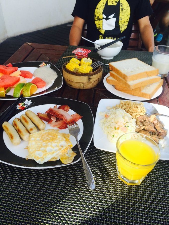 在三亚的沙滩上晒太阳,三亚海边晒太阳