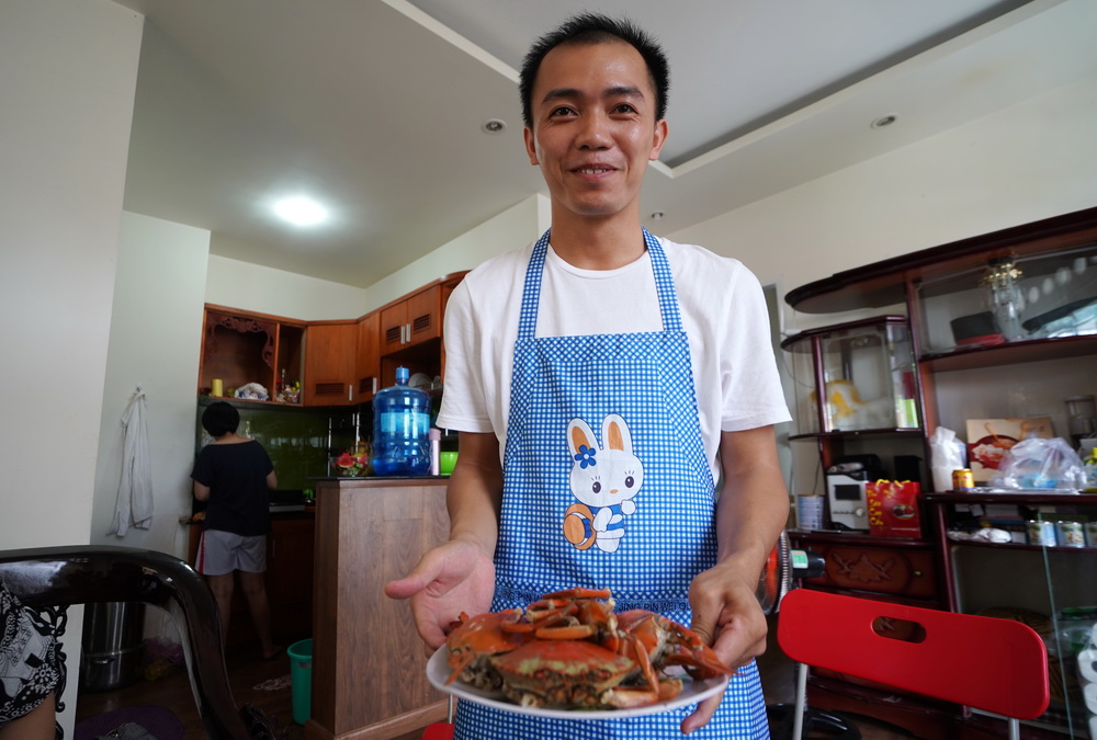 他来越南发展三年，娶妻生子买地，但在儿子的国籍上犯难