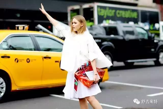 想让包包少进几次维修店？看看丝巾护包小妙招！