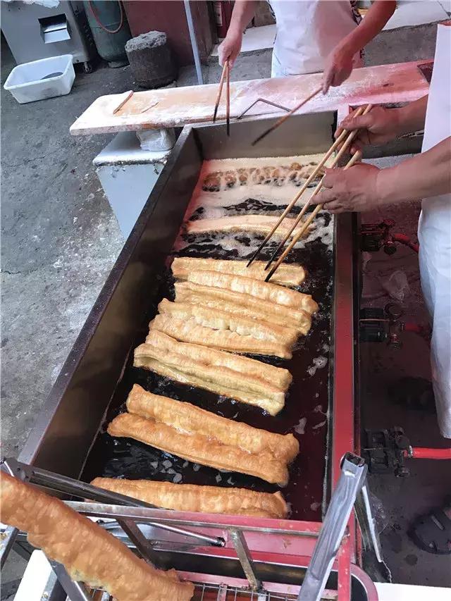 当你觉得活不下去的时候，就去菜市场吧