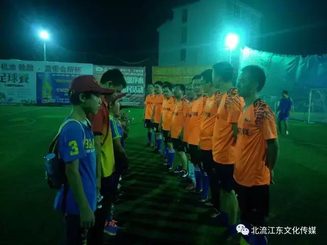 小学生足球小记者采访模板,足球联赛小记者报道