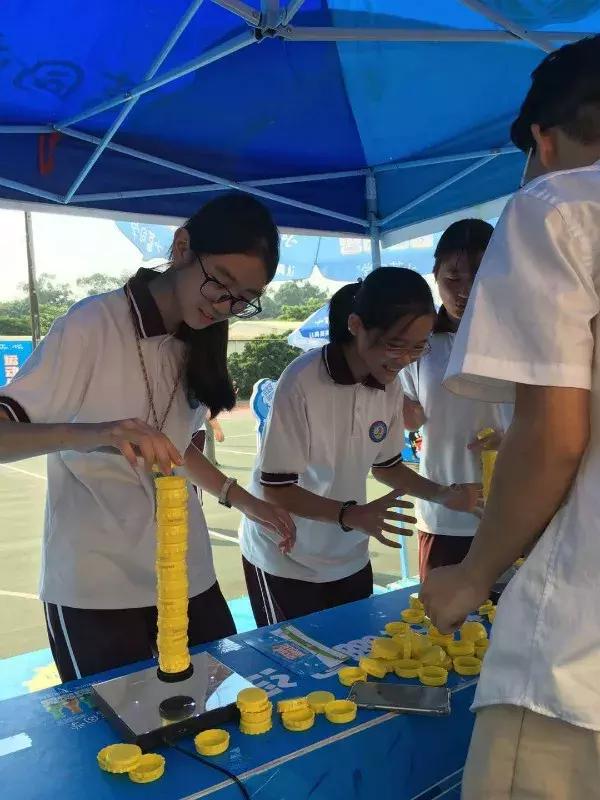 分享5个很酷的足球技巧,让你轻松学一下足球