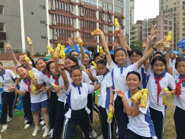 分享5个很酷的足球技巧,让你轻松学一下足球