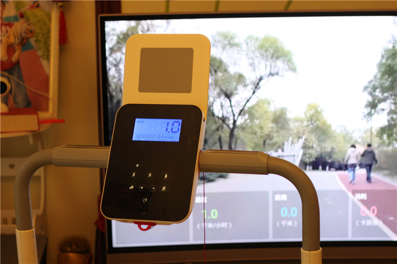 迪丽热巴跑步机广告,迪丽热巴代言的运动品牌图片