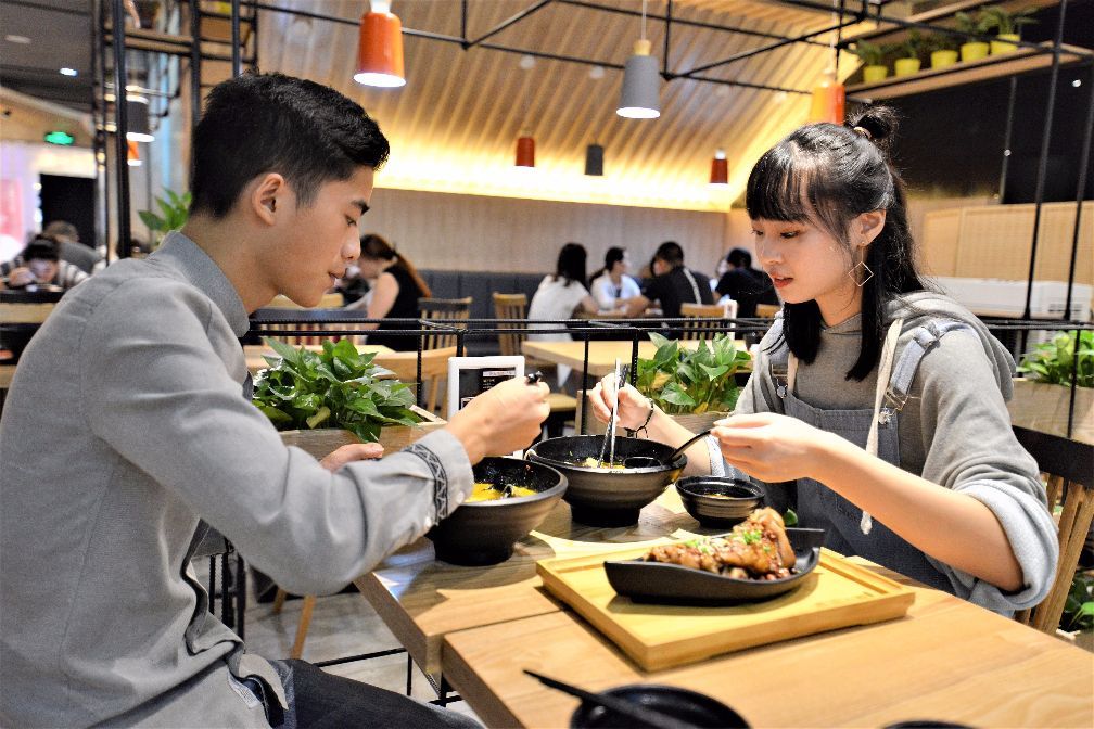 重庆时代中心远东百货,重庆百货商业模式