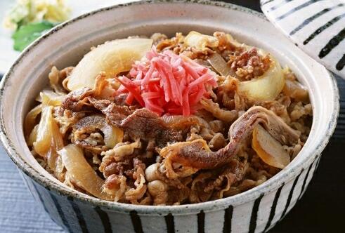 不亚于吉野家的牛肉饭,日本三大牛肉饭连锁店排名